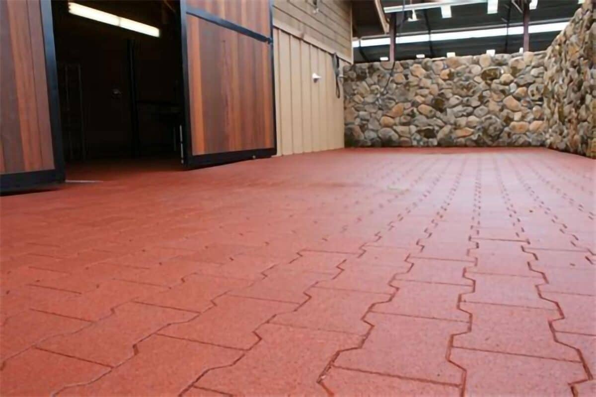 Rubber-DogBone-Paving-equestrian-flooring Rubber DogBone Paving